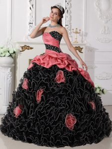 Dashing Red and Black Sweetheart Organza Quinces Dresses with Rolling Flowers