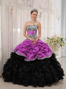 Fuchsia and Black Sweetheart Quinceaneras Dresses with Ruffles and Sash