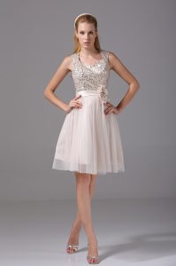 Knee-length Tulle Champagne Evening Celebrity Dresses with Beadings and Flower