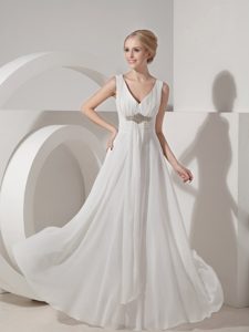 Sexy Straps Beading Chiffon Bridal Wedding Dress with V-neckline in Floor-length
