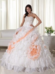 White Sweetheart Organza Quinceanera Dresses with Appliques and Court Train
