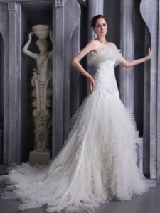 Best Strapless Court Train Mermaid Ruffles Tulle Wedding Dress with Rosettes