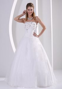 Cute Organza A-line Strapless Wedding Dresses with Appliques and Beading