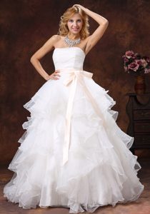 Strapless Ball Gown Organza Cheap Ivory Wedding Gown Dresses with Sash