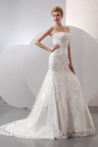 Discount Mermaid Strapless Court Train Lace Wedding Dress with Appliques