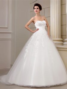 Classical Tulle Sleeveless With Train Wedding Gowns Court Train and Appliques