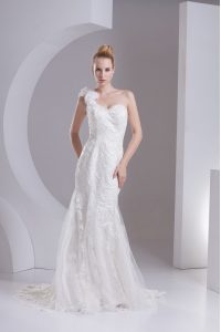 Latest Mermaid One Shoulder White Sleeveless Lace and Appliques Zipper Wedding Gowns